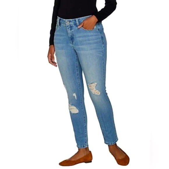 Laurie Felt Denim - Laurie Felt - Classic Denim Ripped Slim Leg Jeans Size 4  NWT